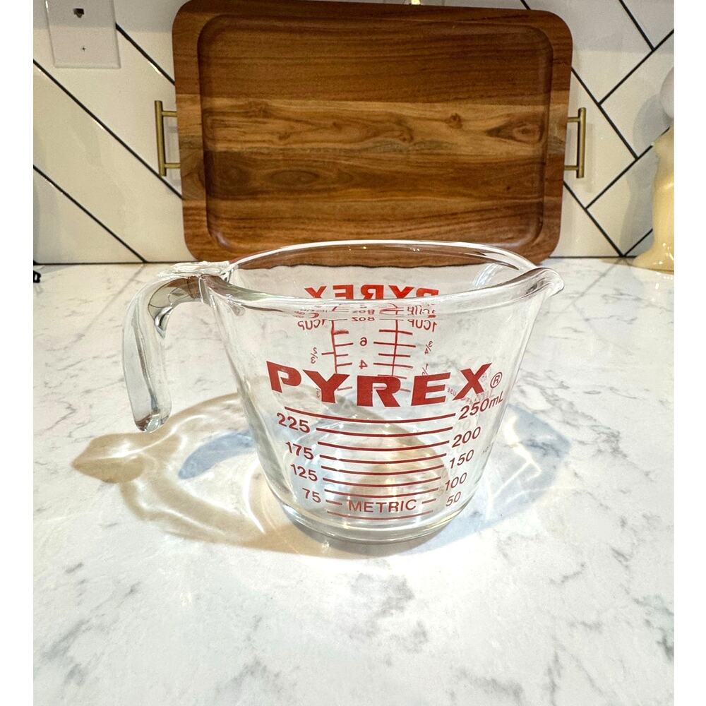 vintage Pyrex glass measuring cup with red markings 1-cup capacity model #508